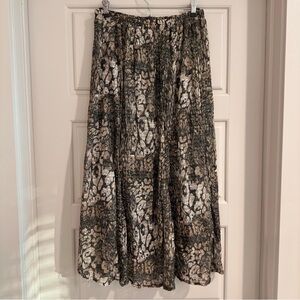 Reba Animal Print Midi Skirt Size Medium‎